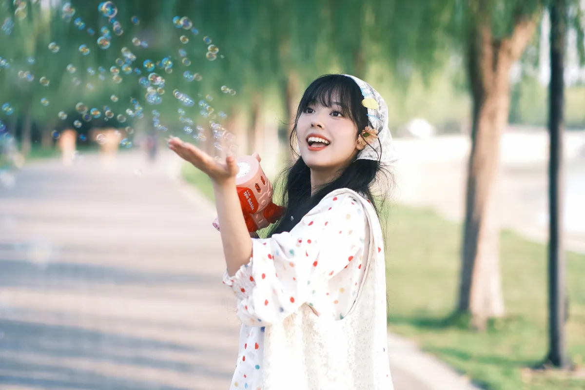 青春的颜色，是热烈的彩色呀