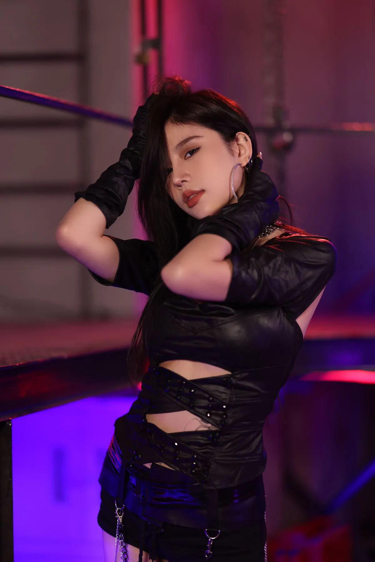 美女与黑皮衣的华丽邂逅2