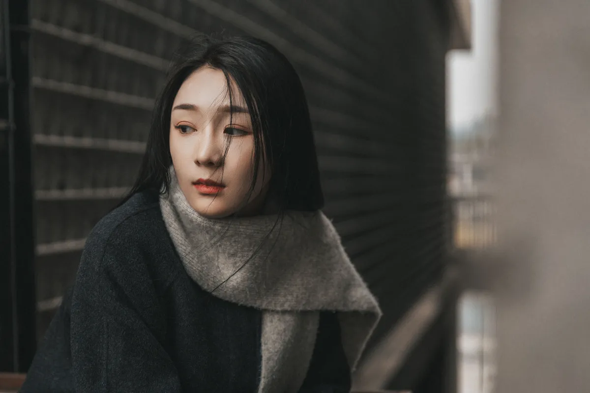 忧伤少女