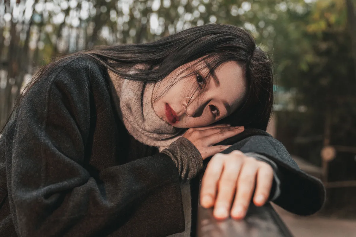忧伤少女