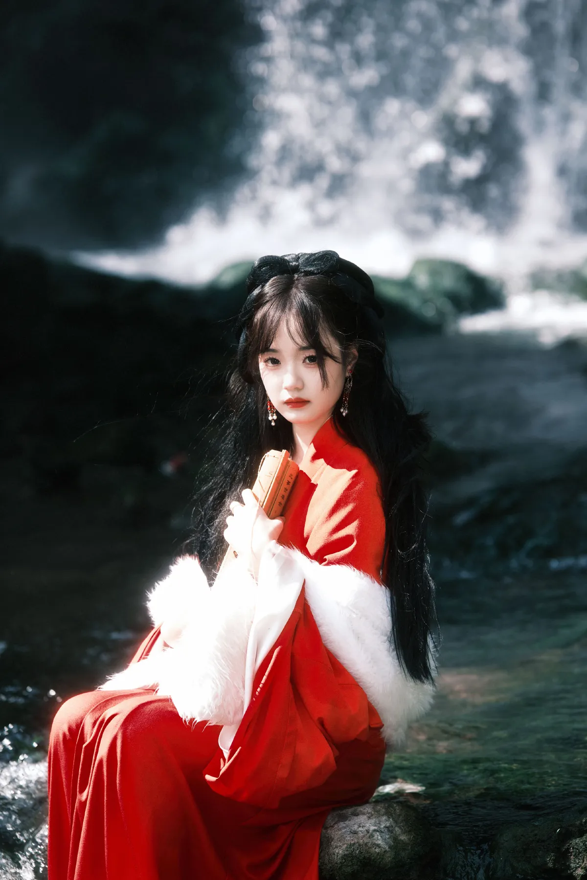 瀑布神明少女2