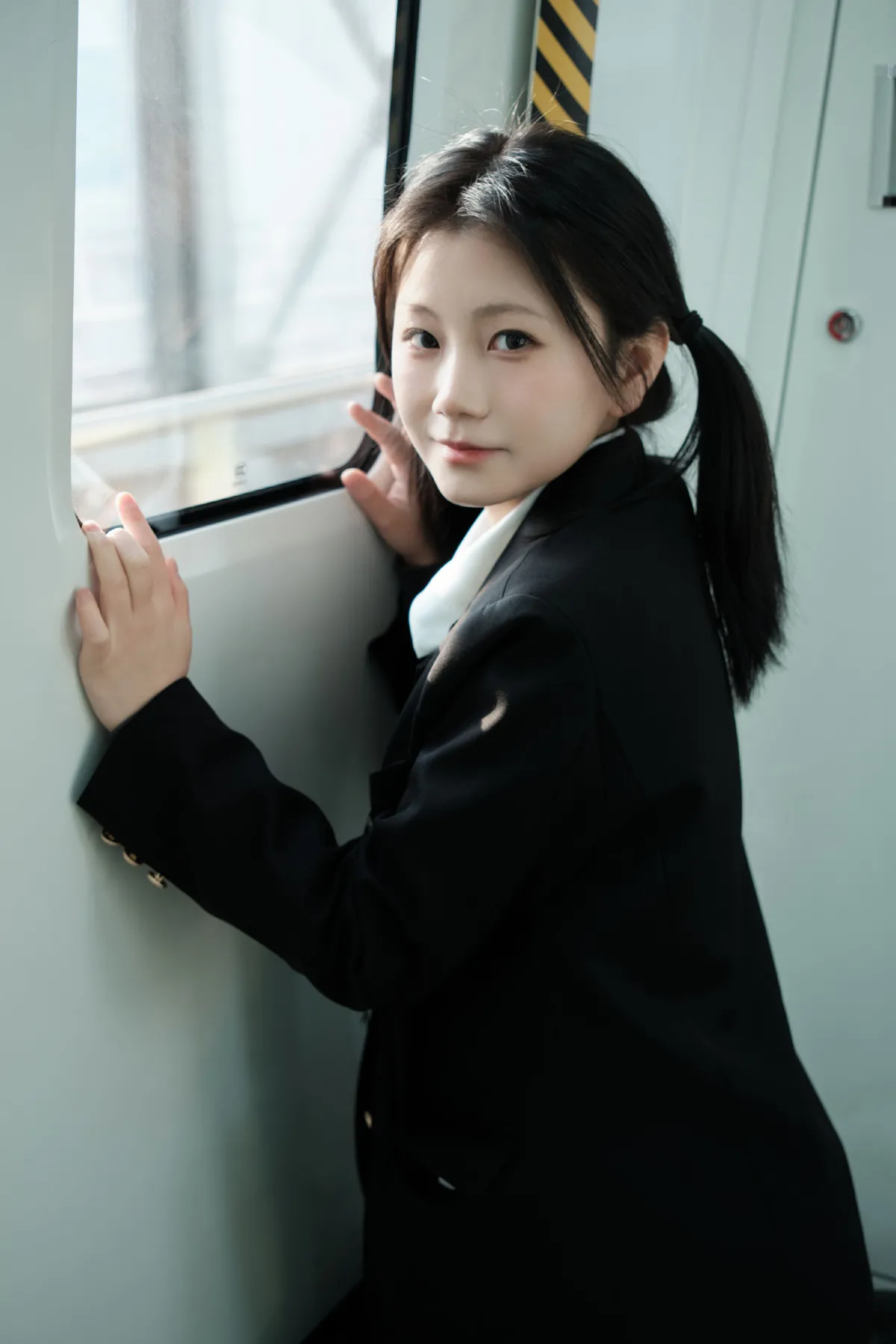 地铁女高3