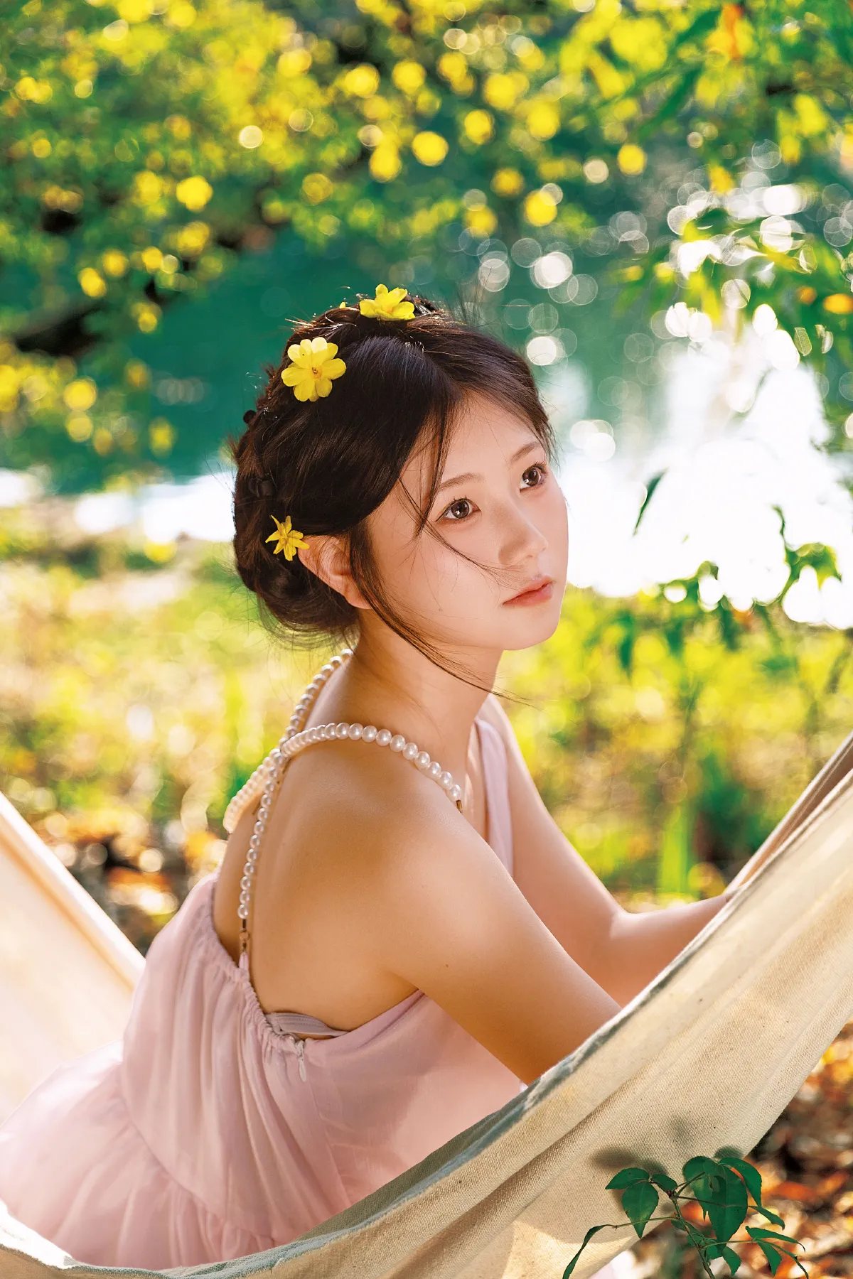 吊床少女