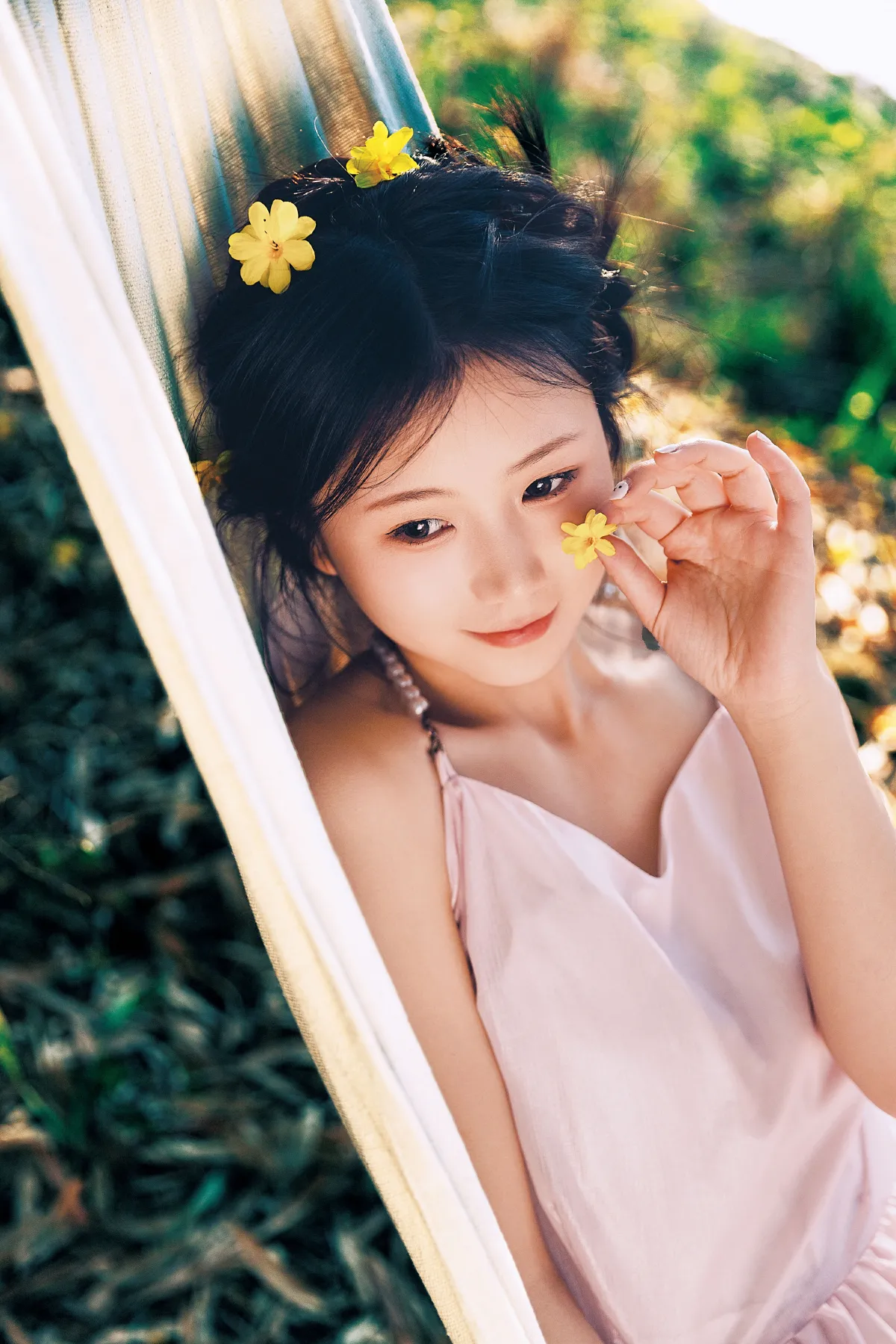 吊床少女