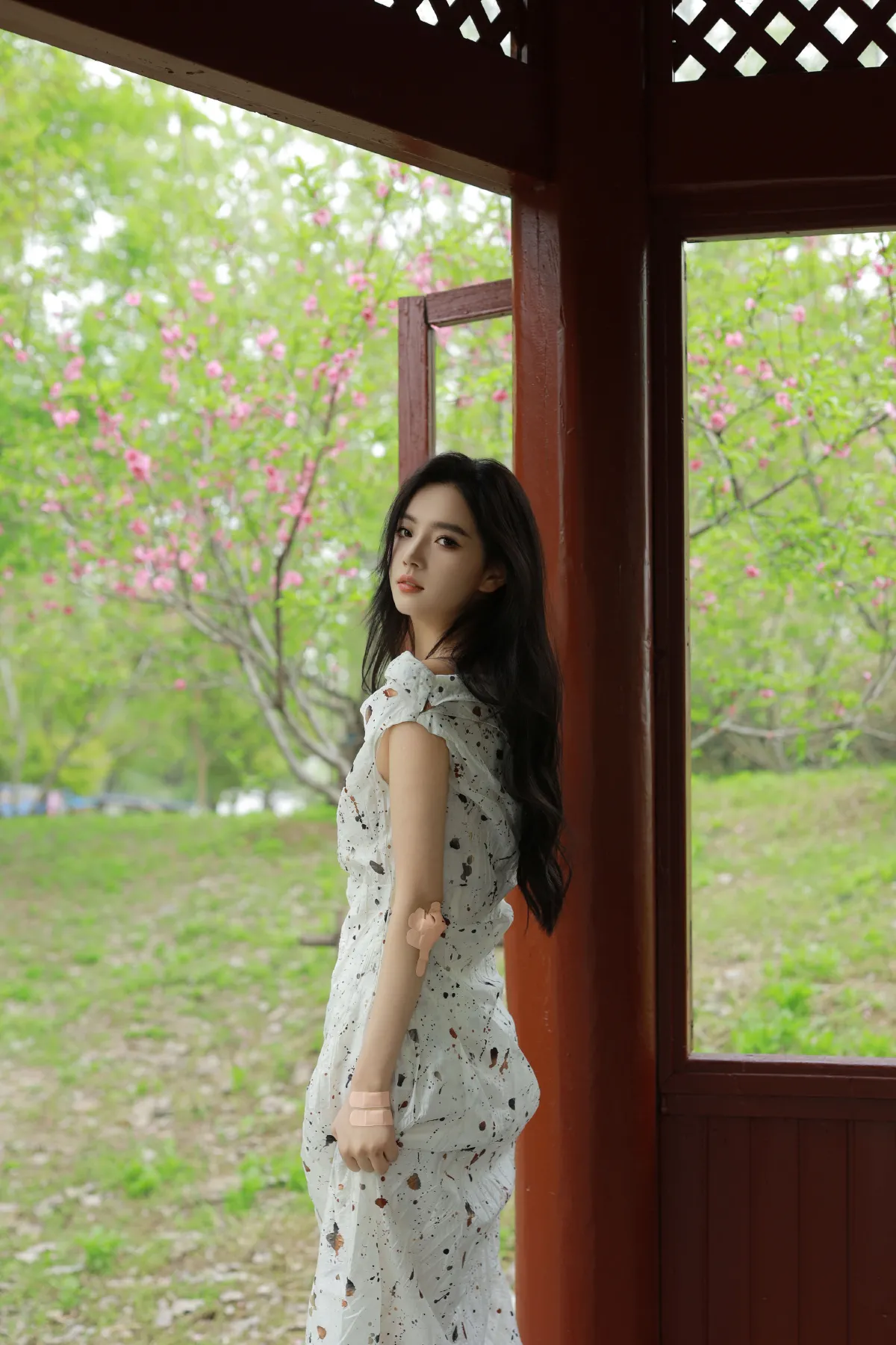 芥茉_Elaine《红亭玉立》美图作品图片5