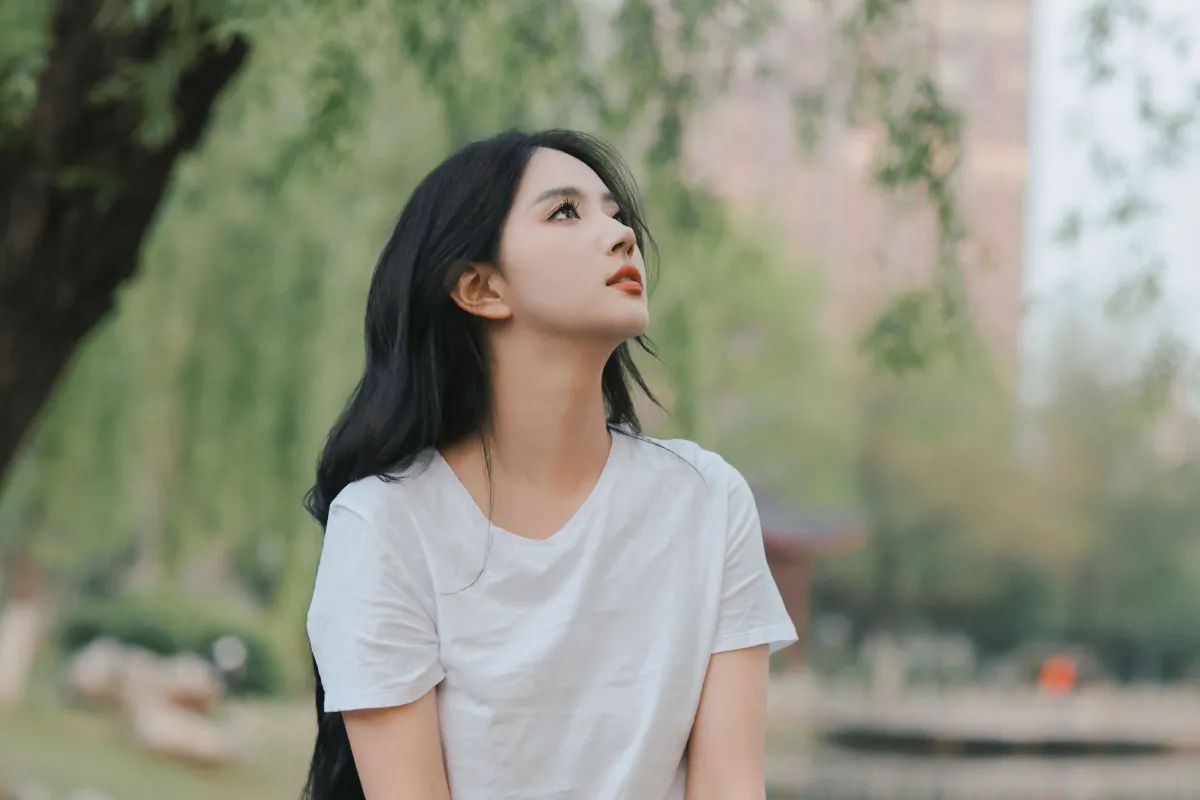 湖边漫步
