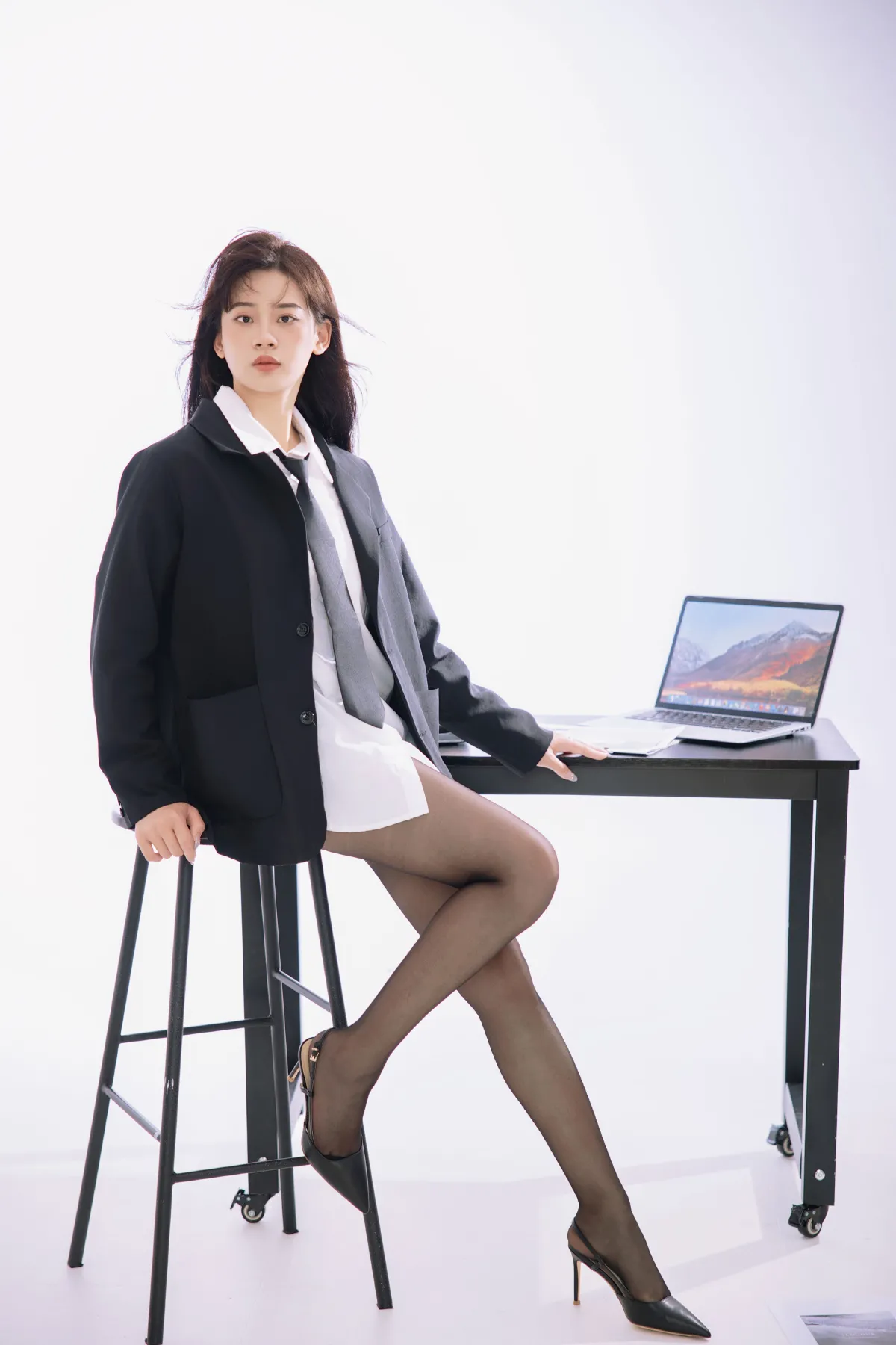 俏丽秘书