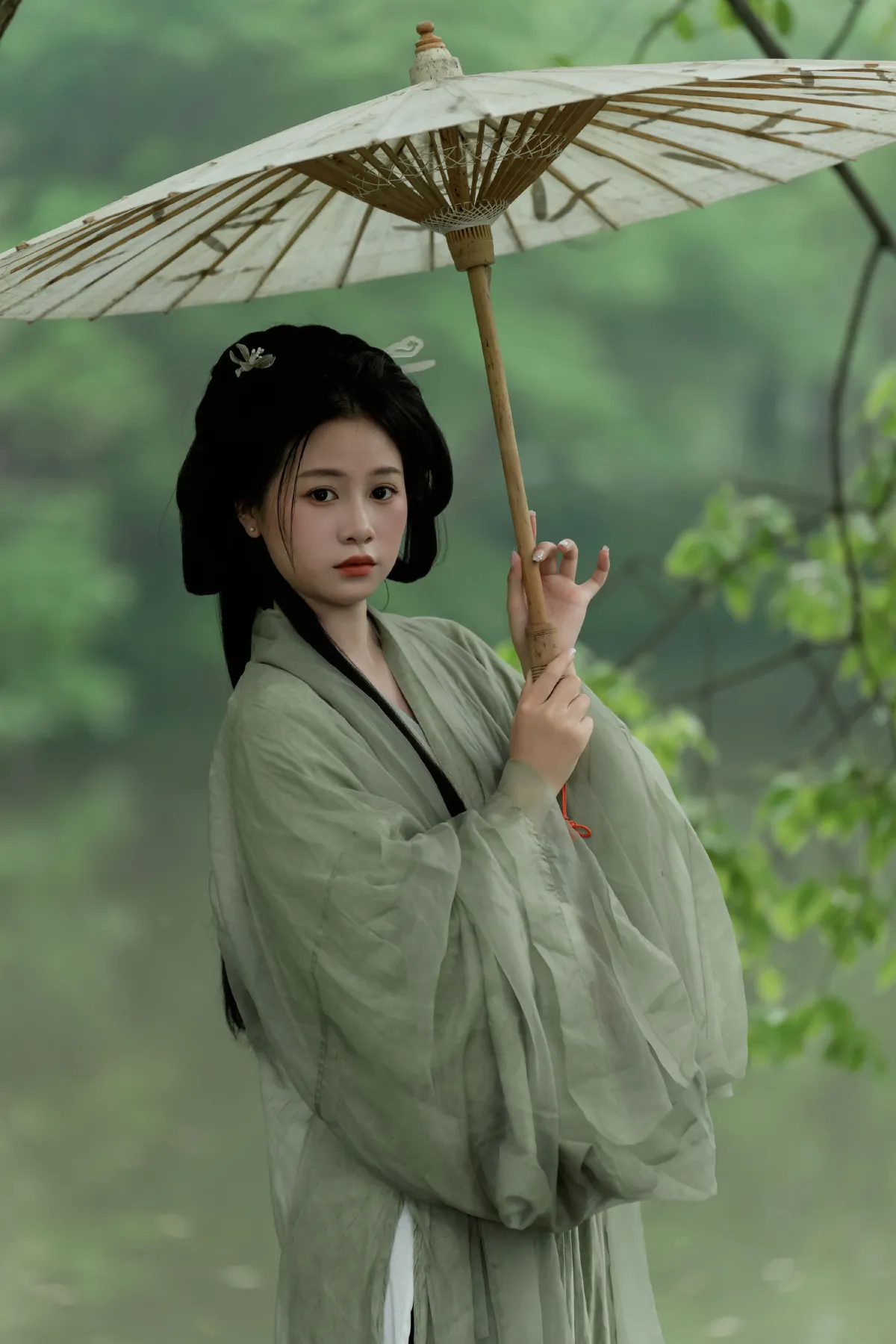 绿色烟雨中