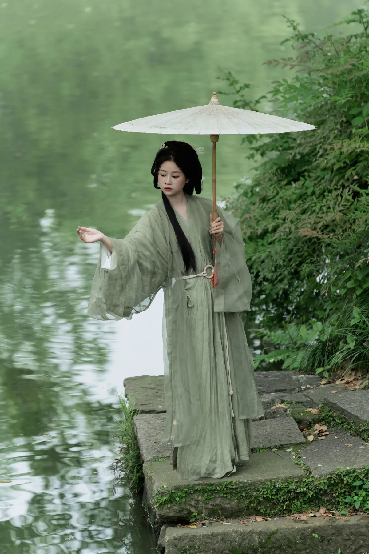 绿色烟雨中