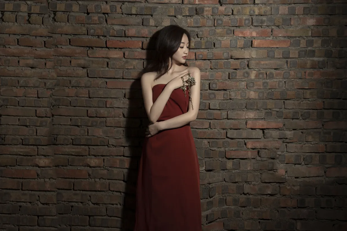 RED WALLS1