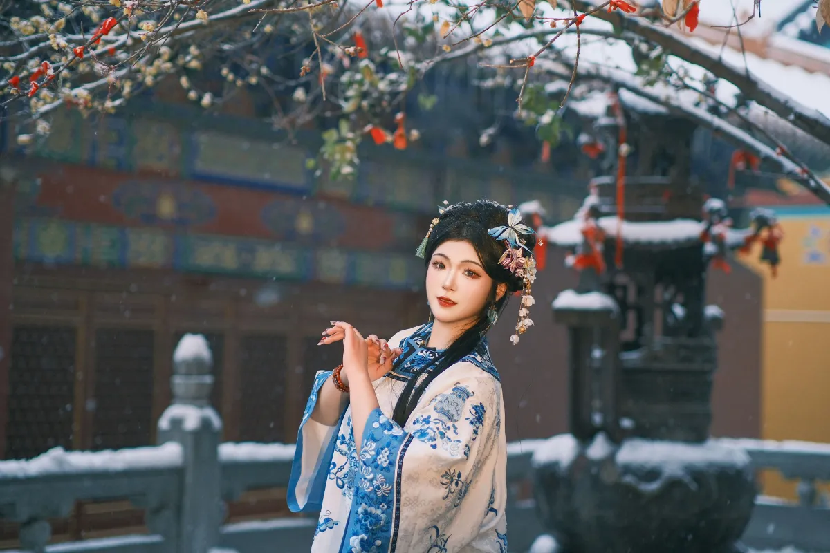 眉间雪落