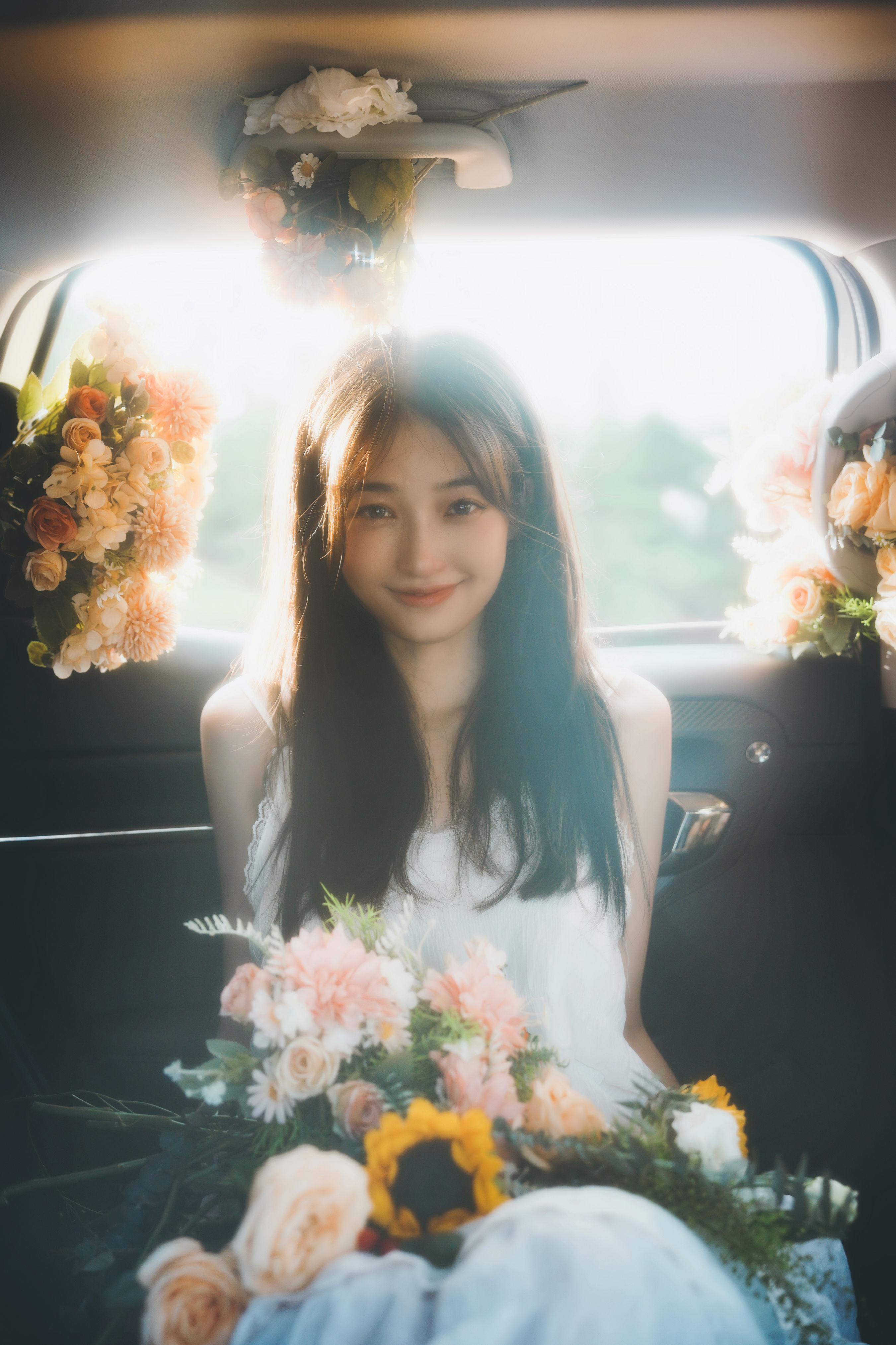 鲜花，车与少女