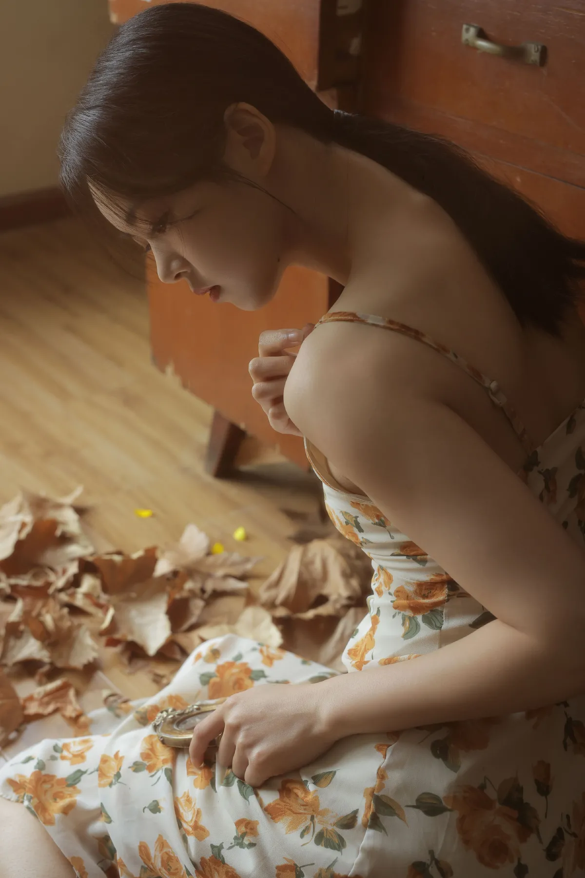 李稚明_小羊《枯叶》美图作品图片2