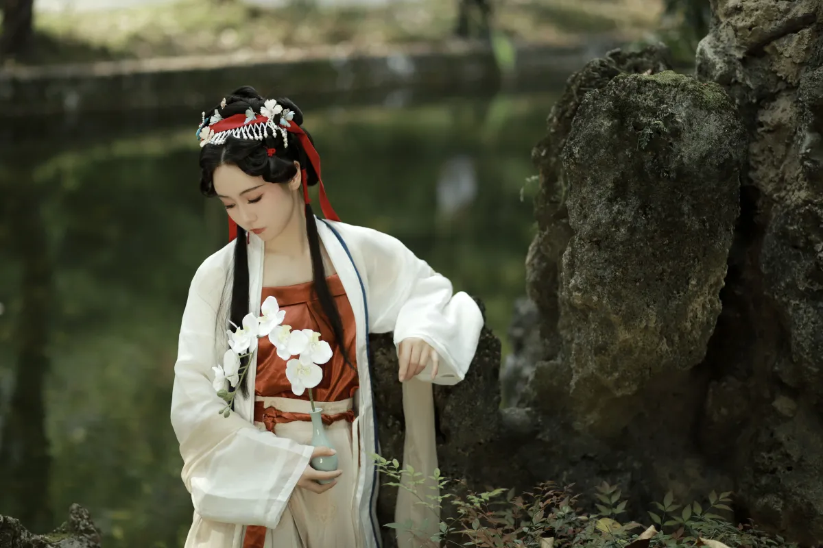 卷卷不卷w_元宝《入夏》美图作品图片1