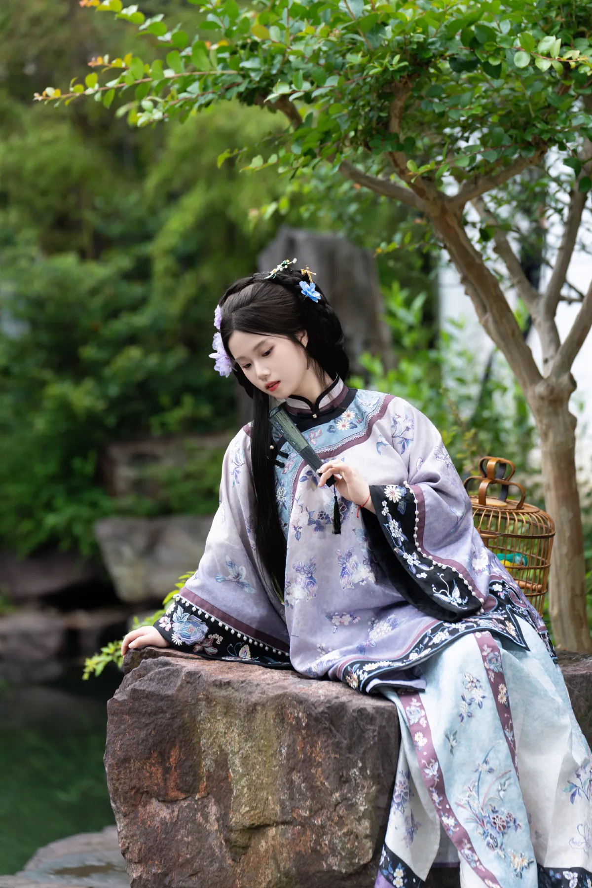 她仿佛是笼中鸟5