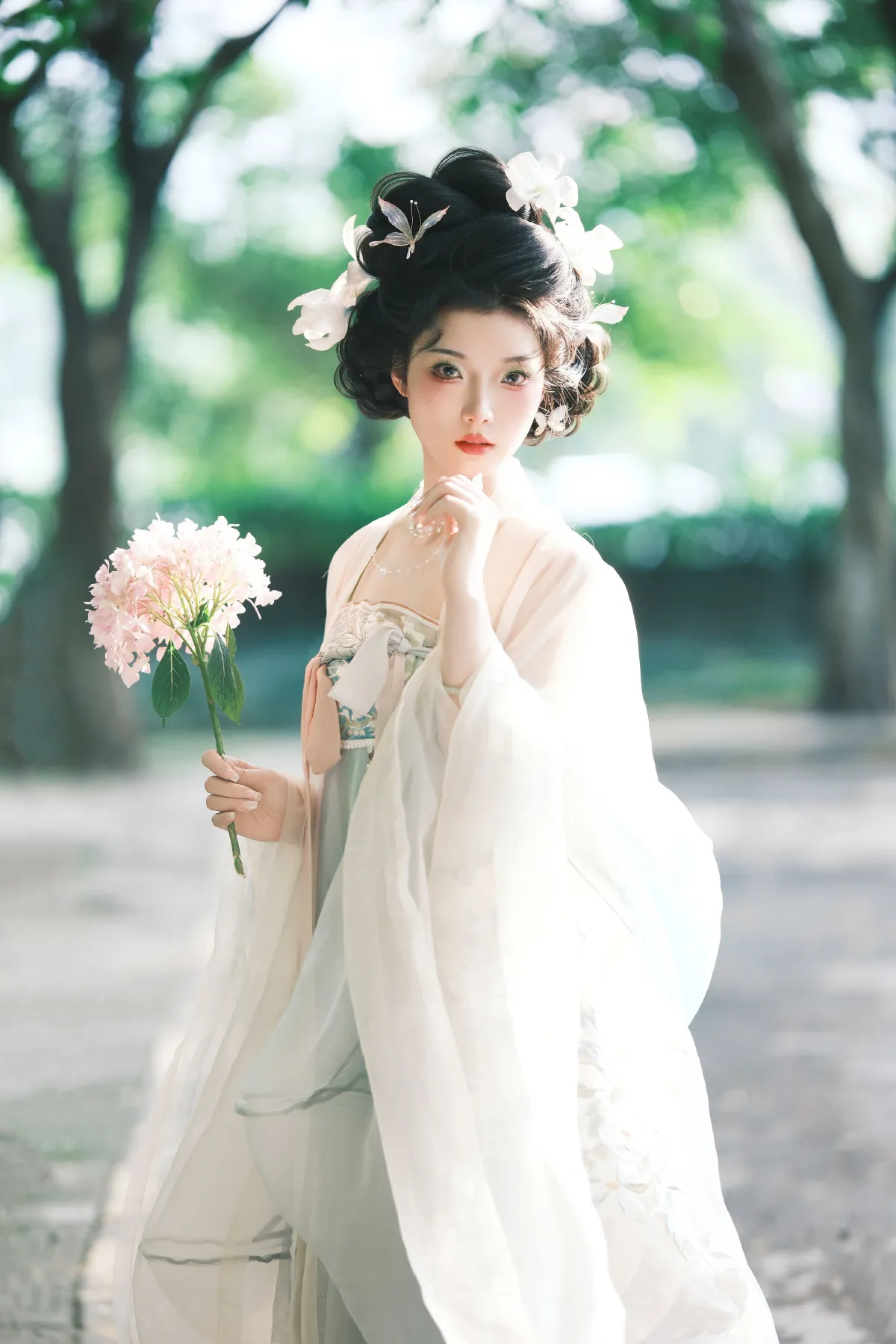 甜汐_果果《执花》美图作品图片1