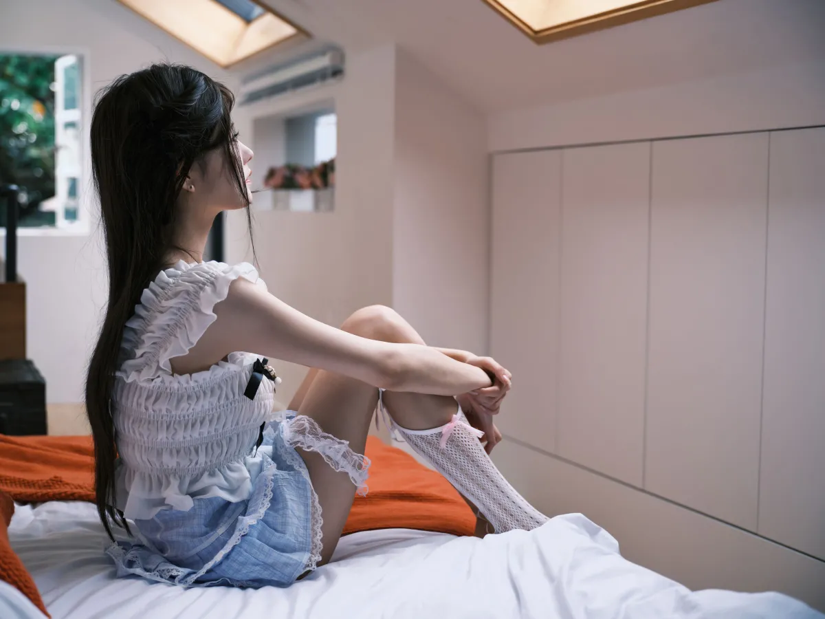 洋房天台的读书少女2