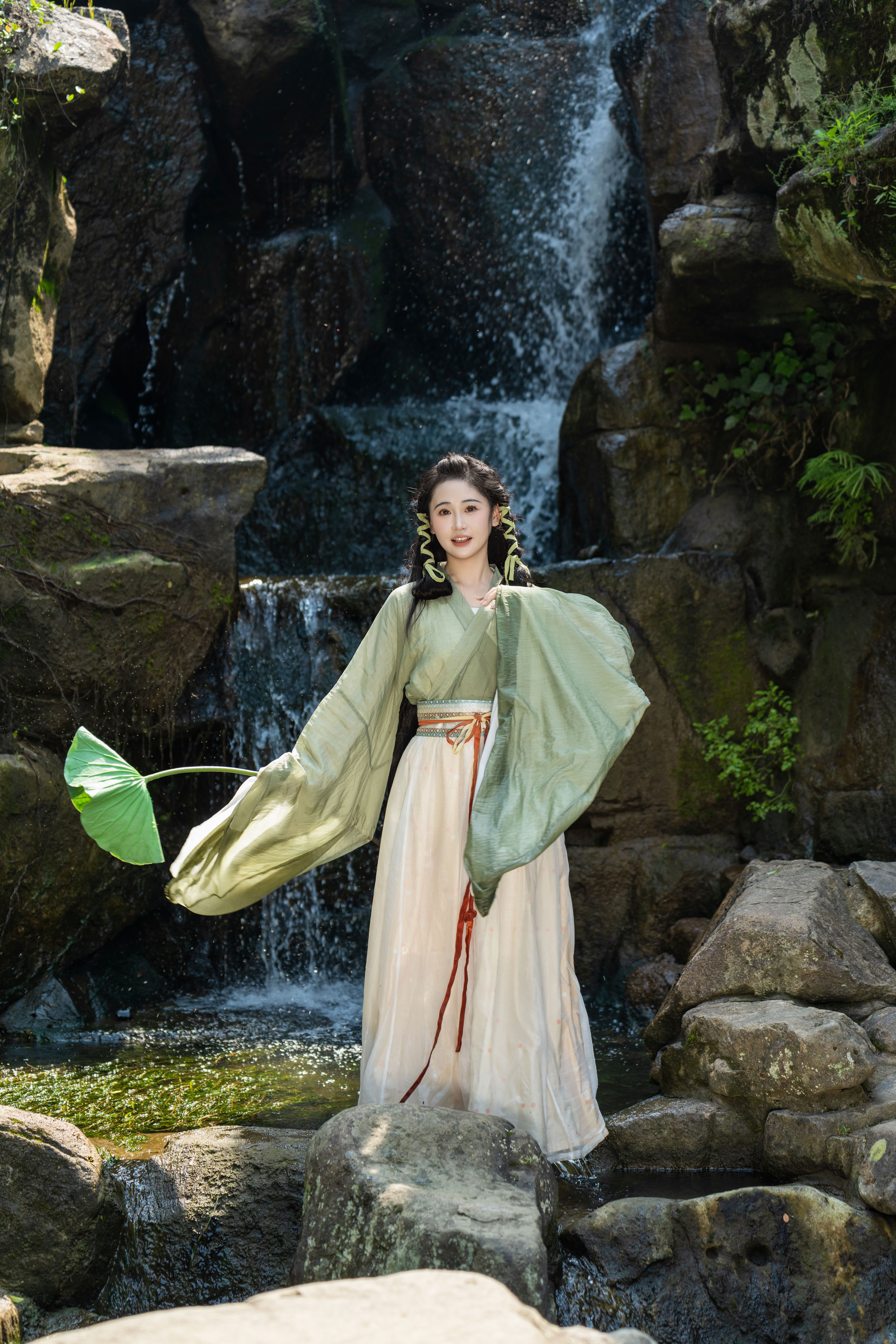 青青小荷