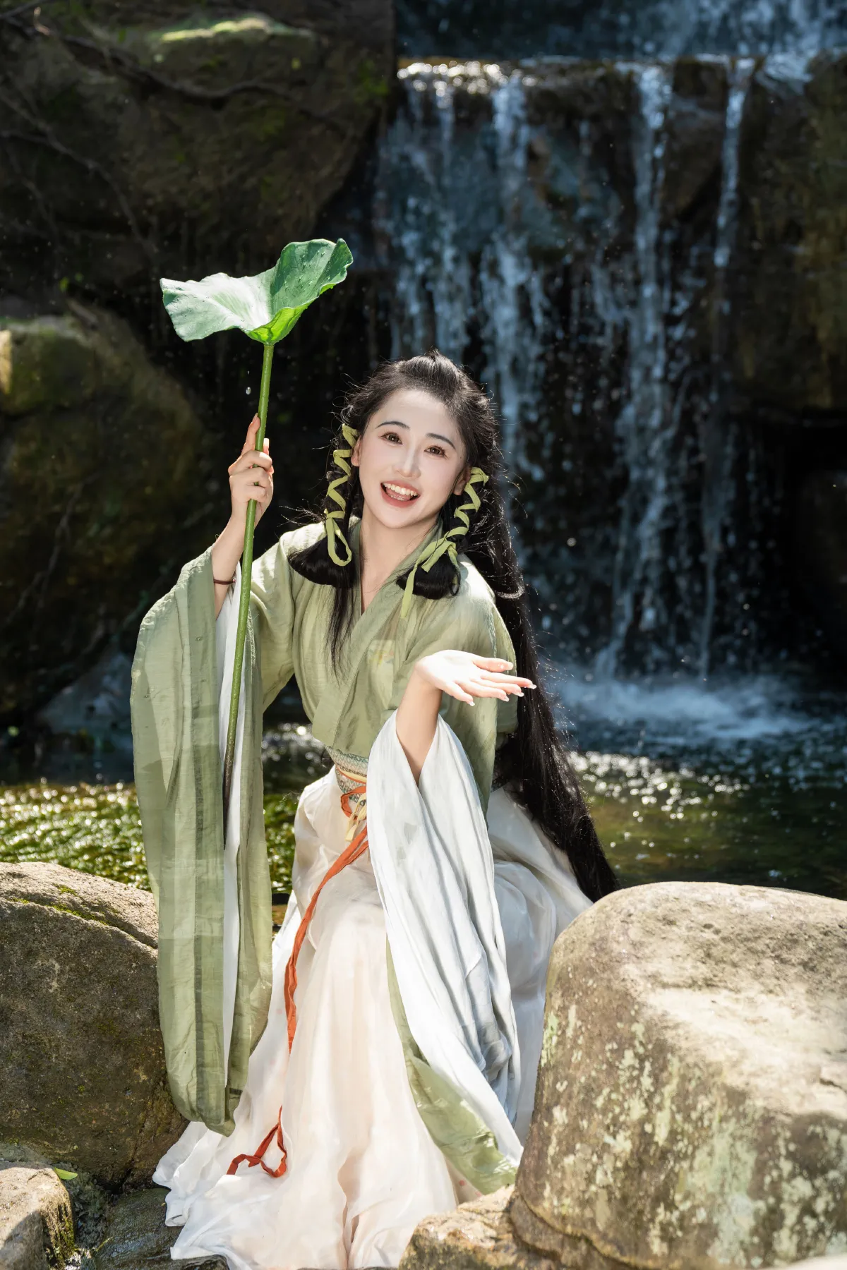 青青小荷