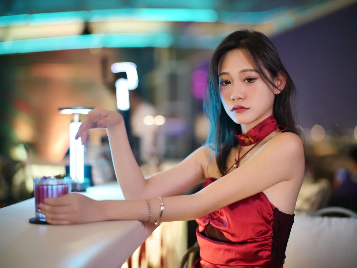 红裙倩影2