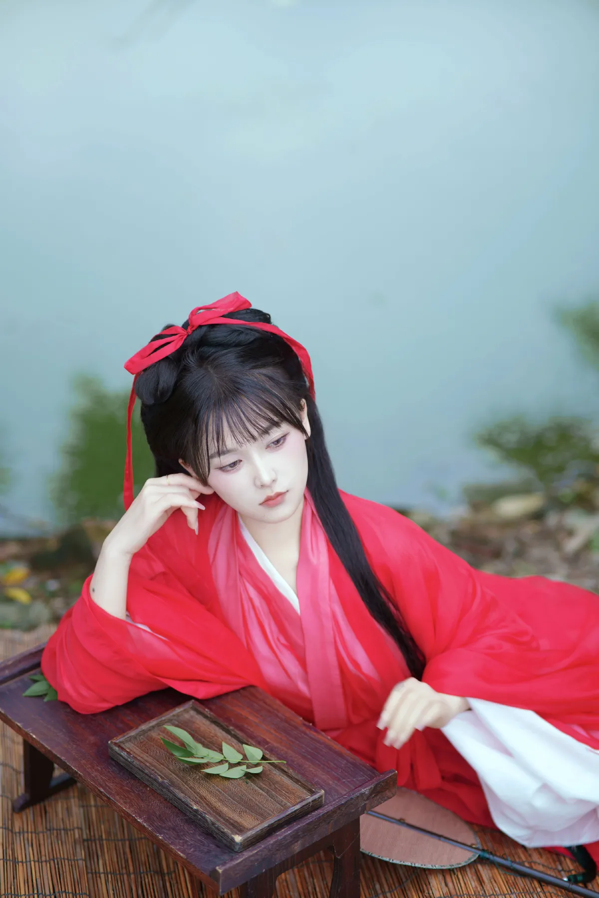 林花谢了春红