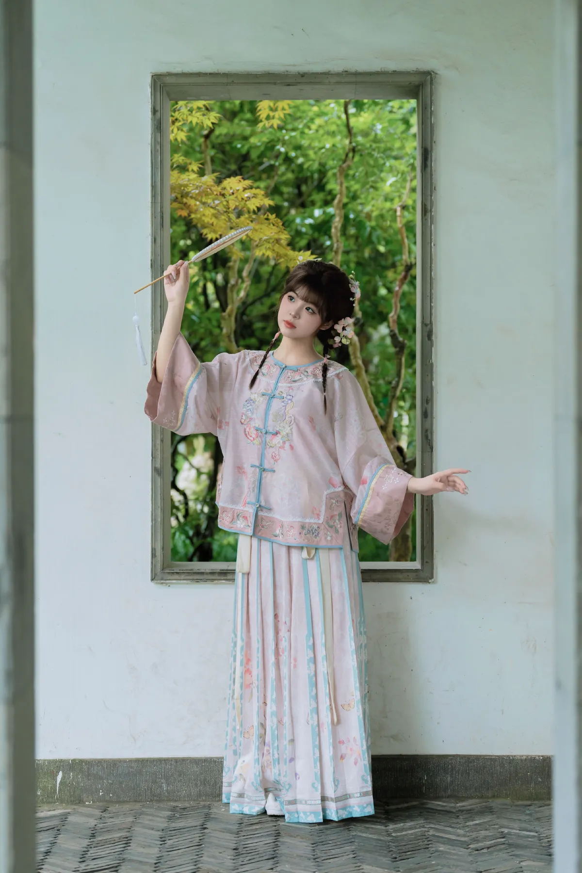 可爱清汉女