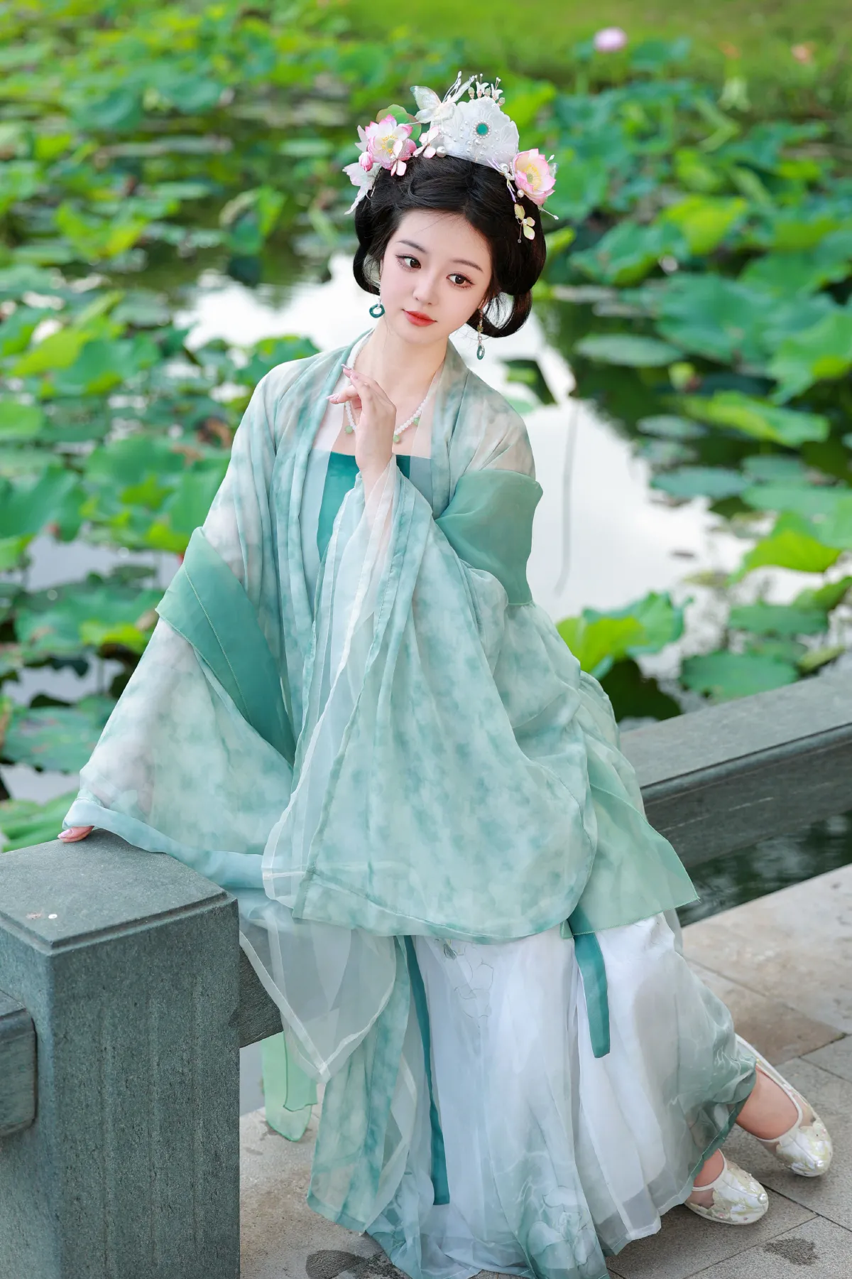 荷叶叶_不可爱的禾禾喵《清平调》美图作品图片2