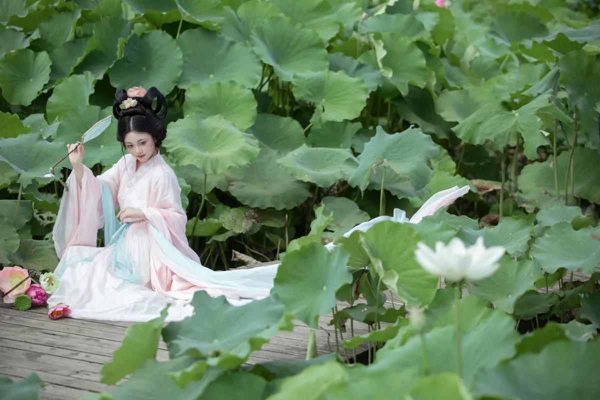 别有娉婷
