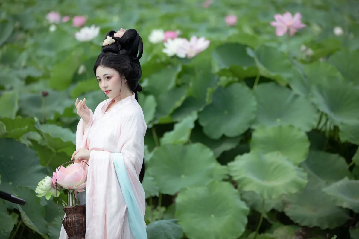 别有娉婷