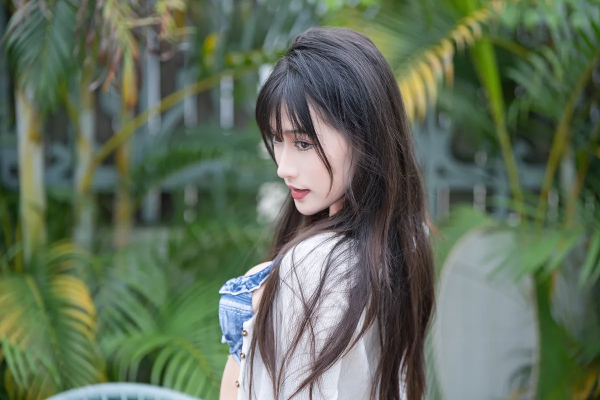 碧波倩影