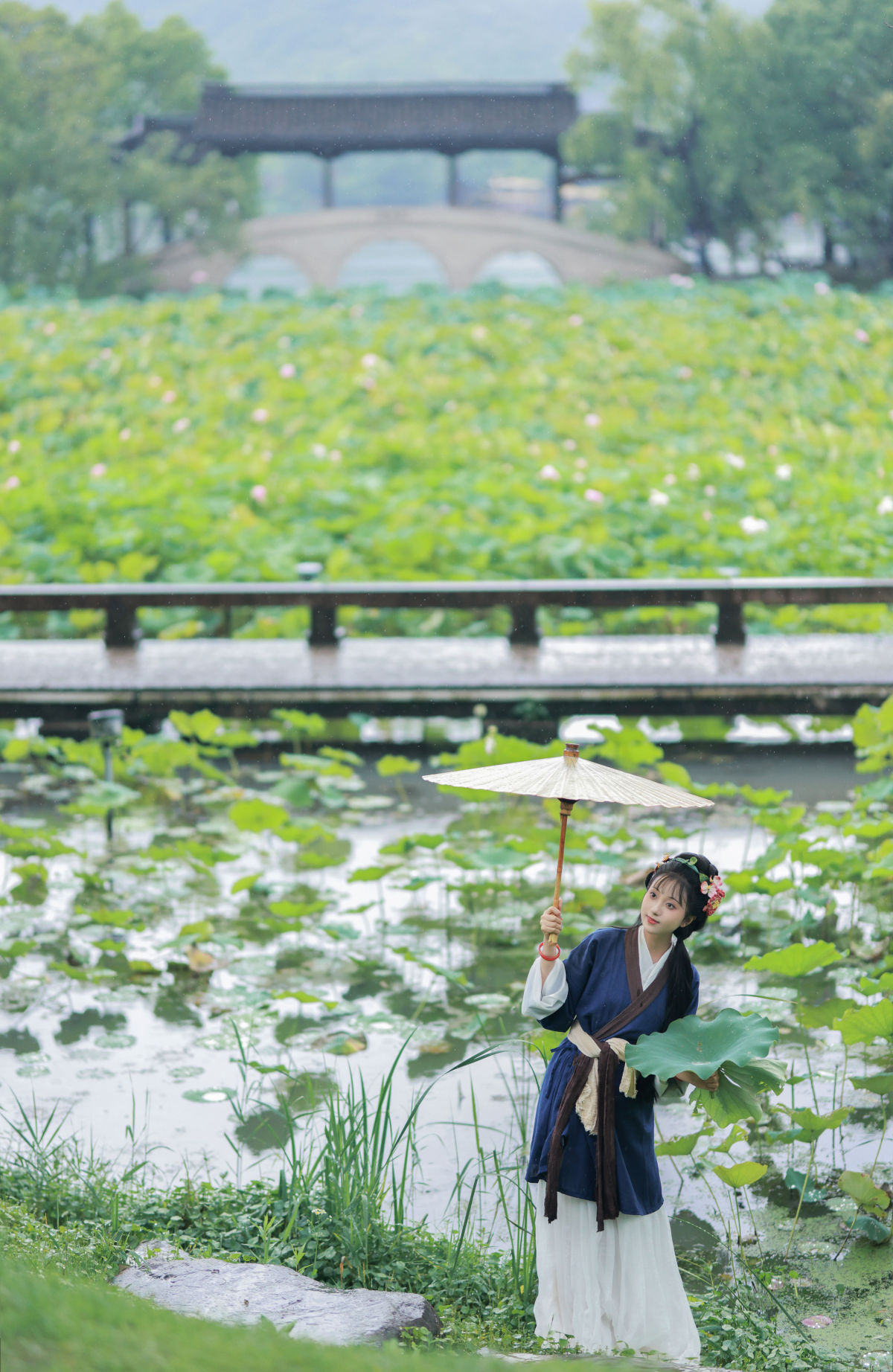 从暮暮_君茹《黛玉赏荷》美图作品图片4