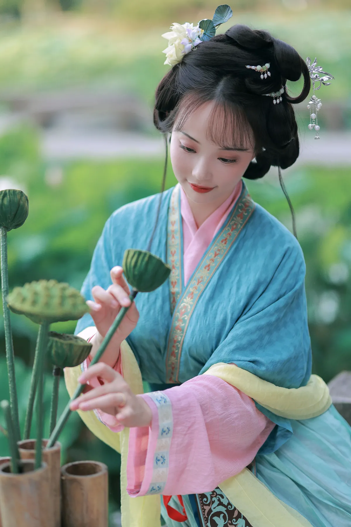 误入藕花深处