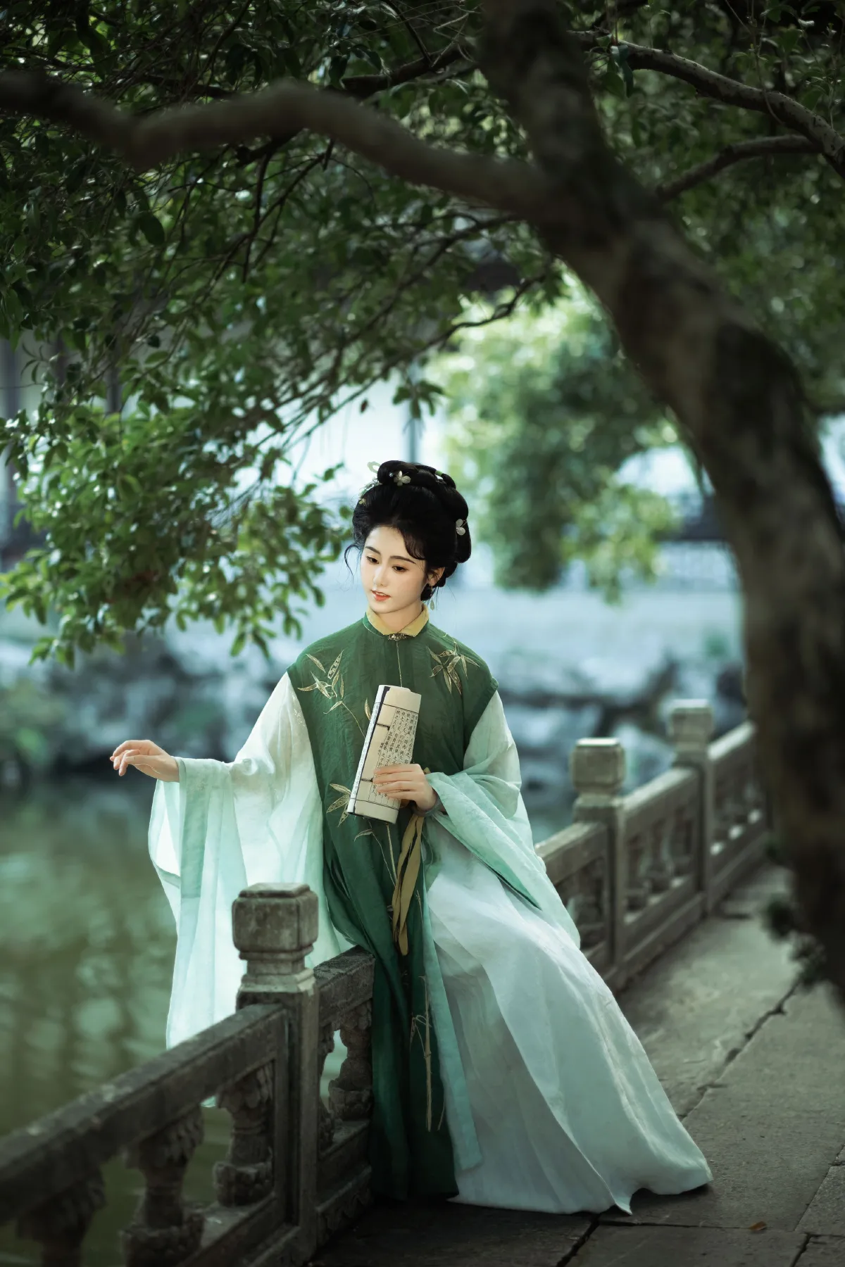 绿意晓声浓