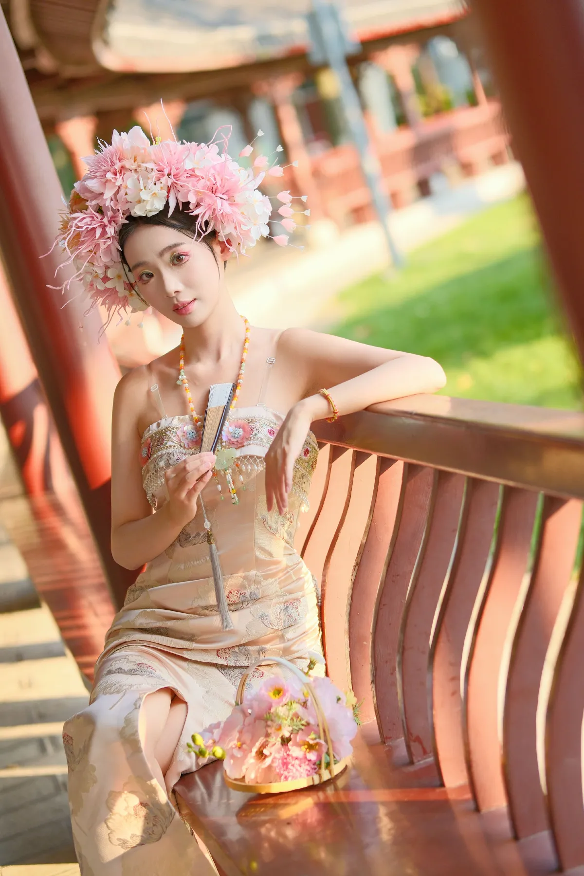 随遇_雯雯《簪花女》美图作品图片1