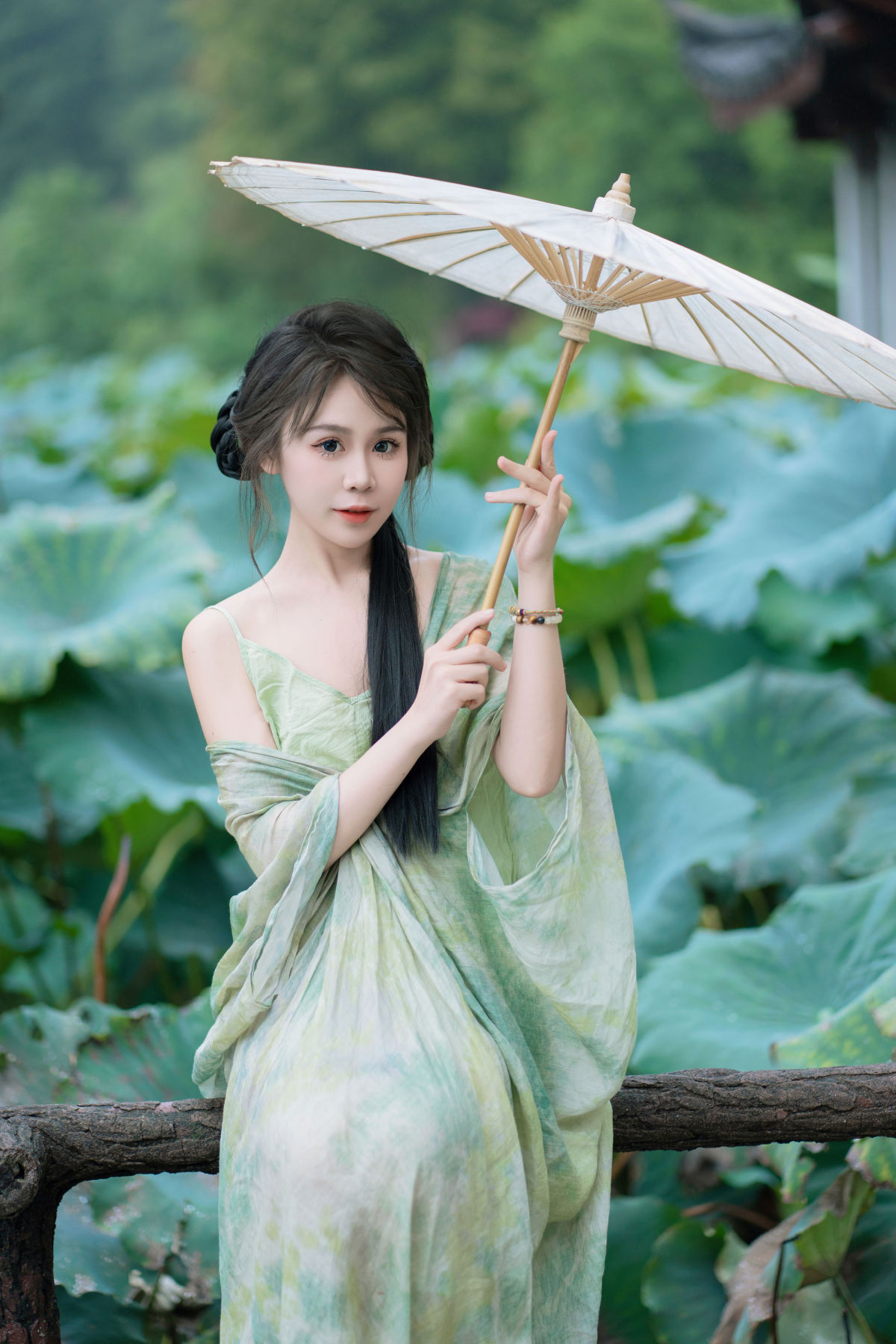 西夏_泡芙小方《阴雨荷花》美图作品图片1