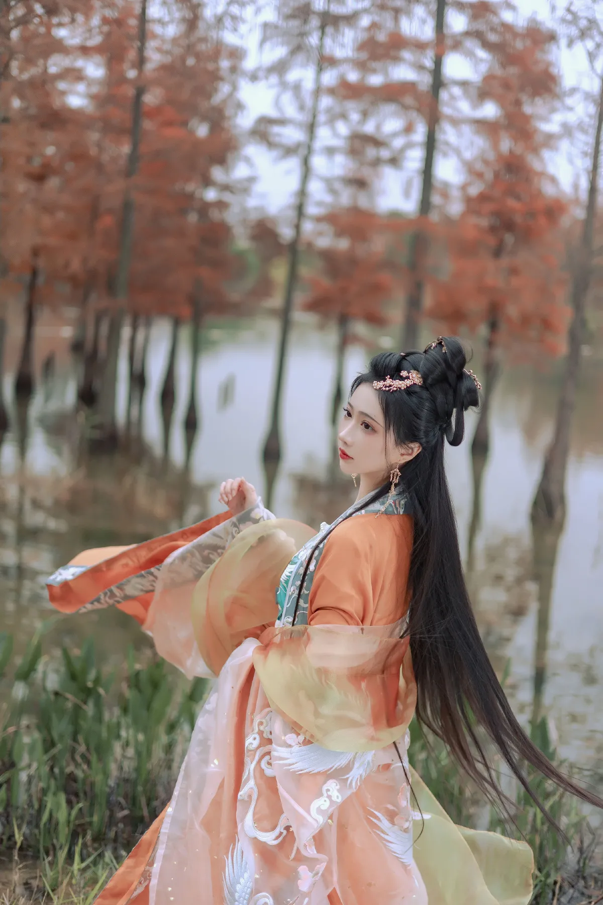 少时白_绮罗生的小苏苏《见千秋》美图作品图片4