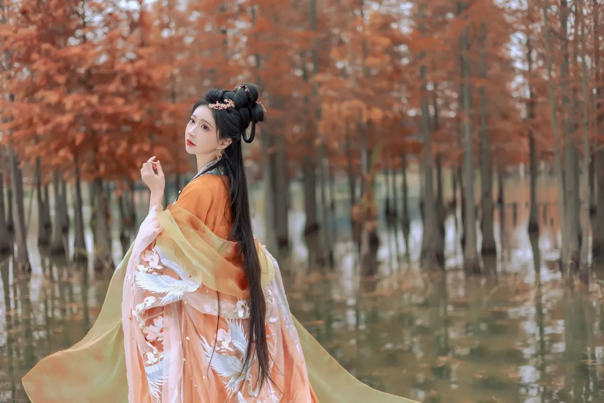 少时白_绮罗生的小苏苏《见千秋》美图作品图片5