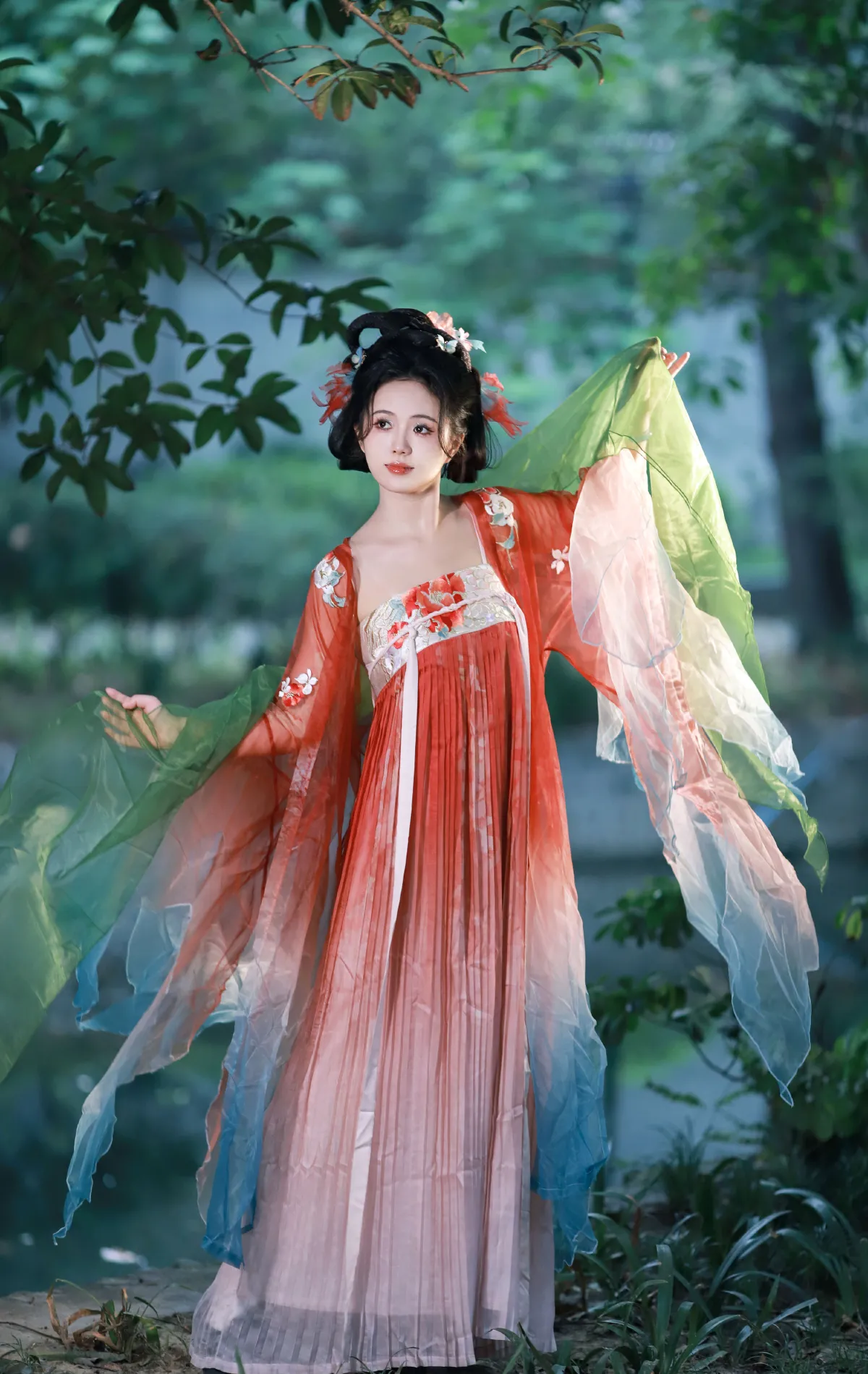 卷卷不卷w_在下青禾《风起》美图作品图片2