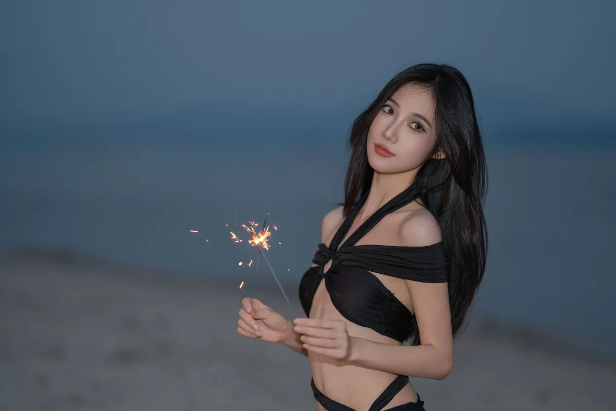 夜幕下的海边少女4