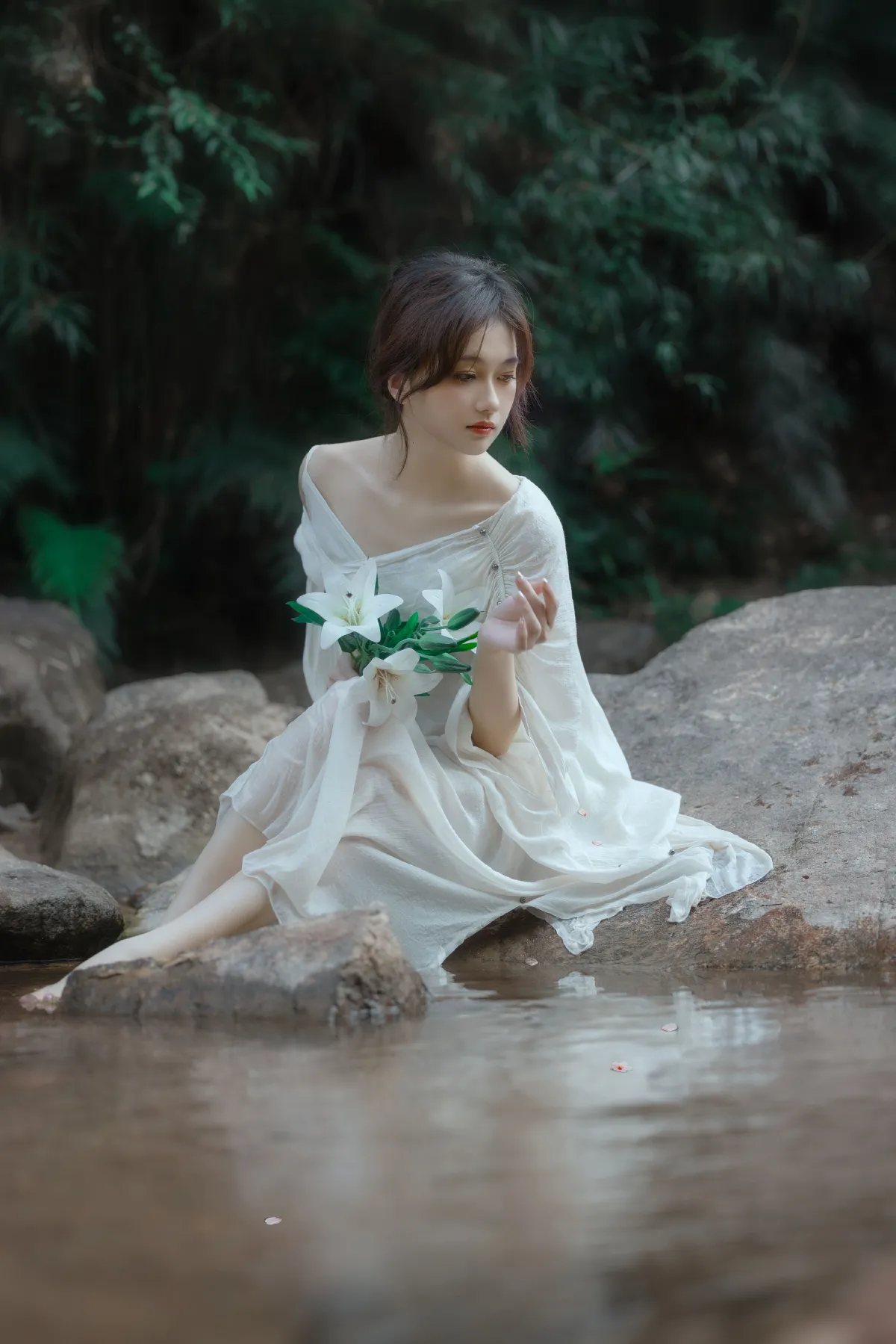 小果林_大歪歪哥《溪边情思》美图作品图片1