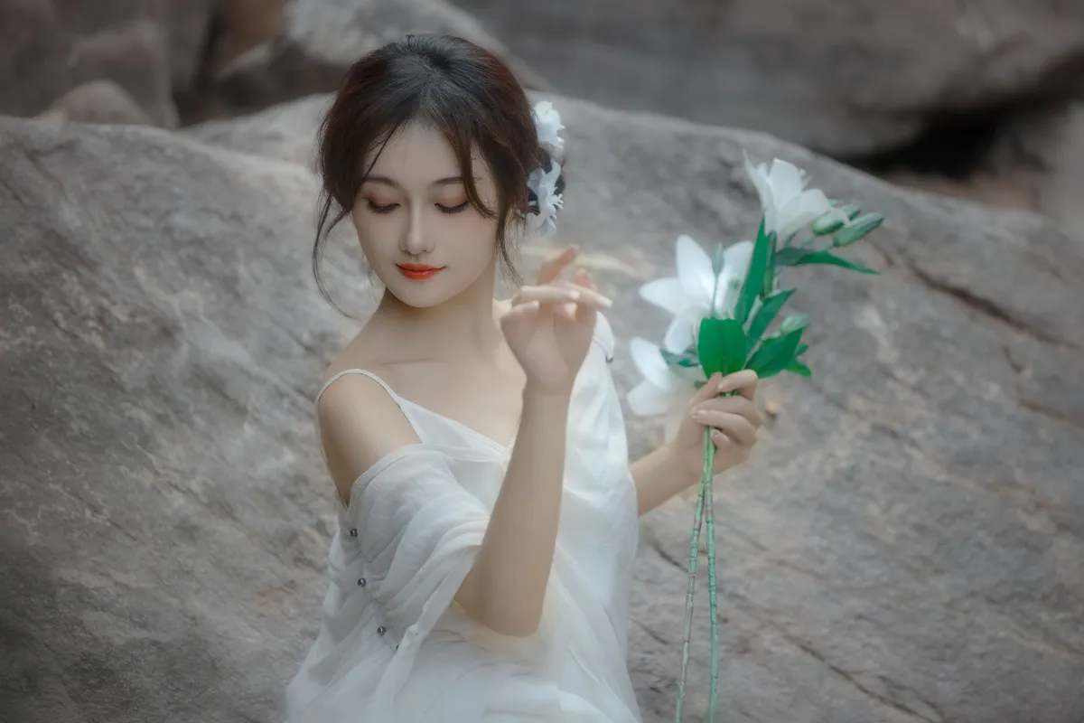 小果林_大歪歪哥《溪边情思》美图作品图片2