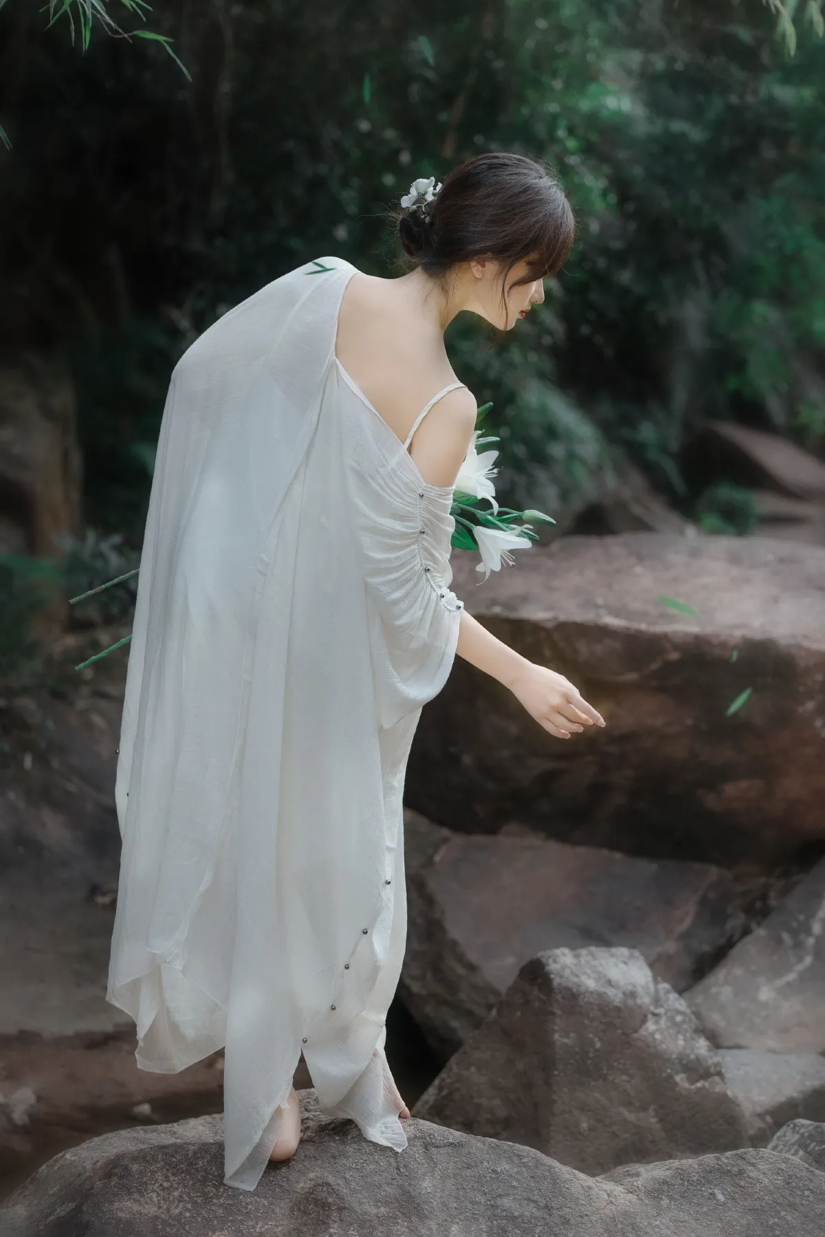 小果林_大歪歪哥《溪边情思》美图作品图片3