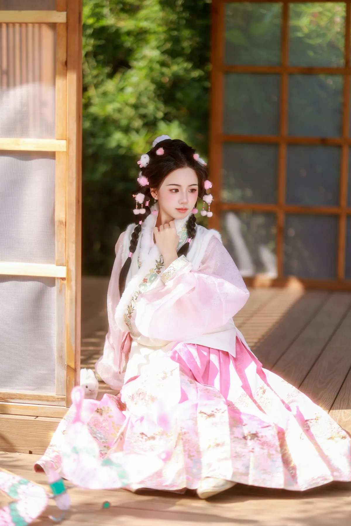 白兔少女