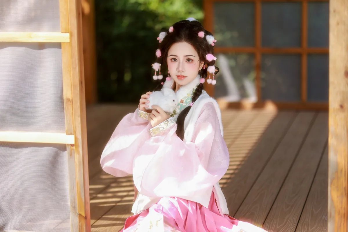 白兔少女