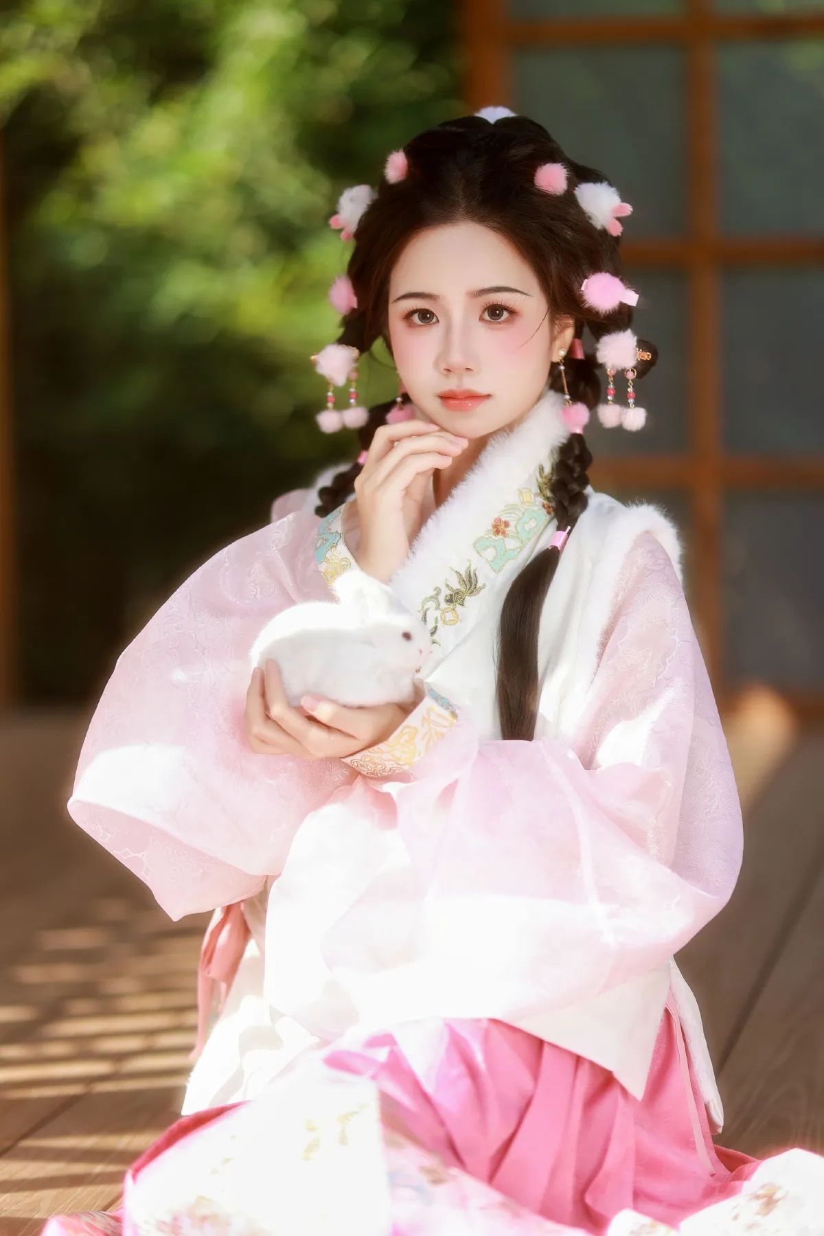 白兔少女