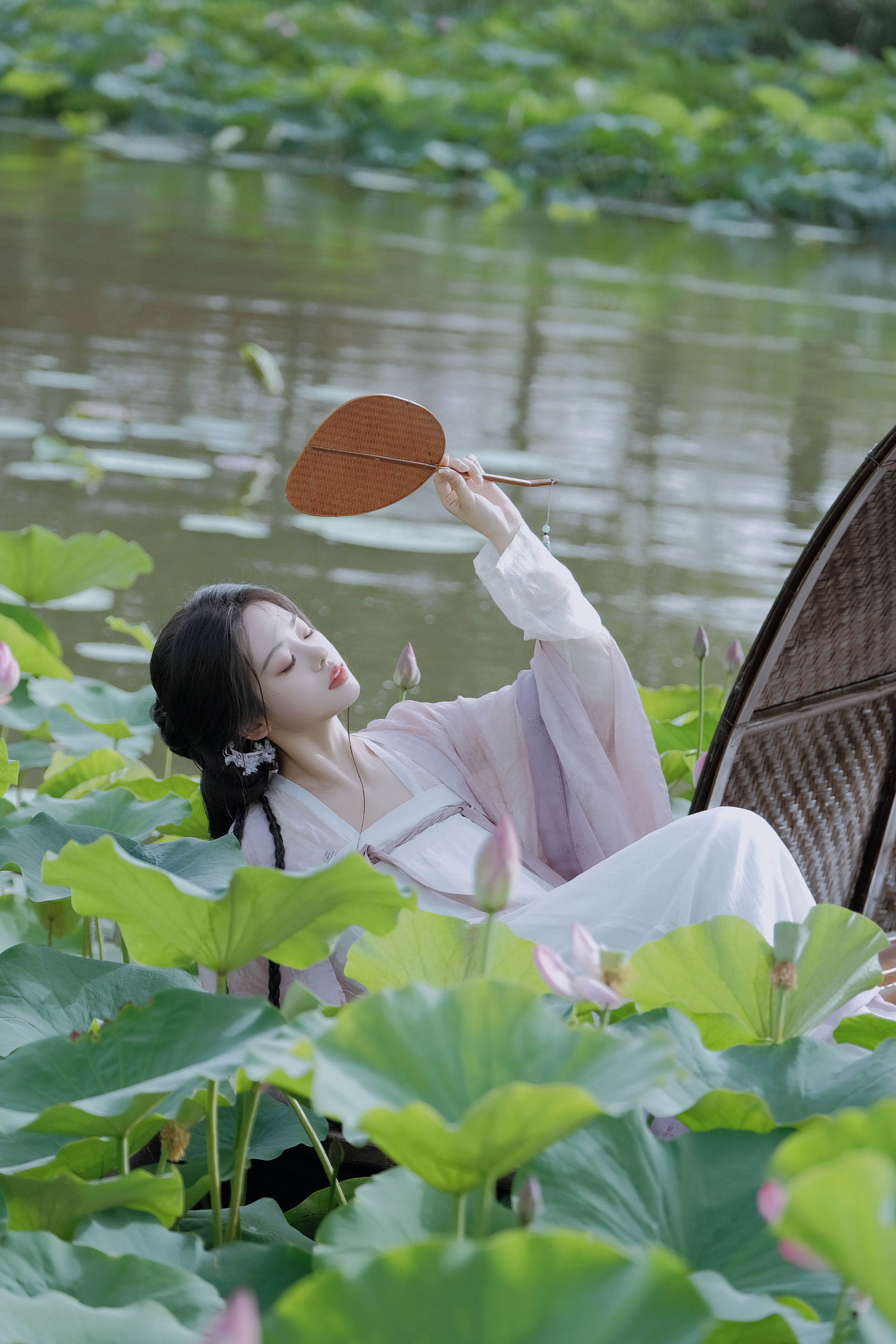 鸦青_瑶瑶《荷》美图作品图片1