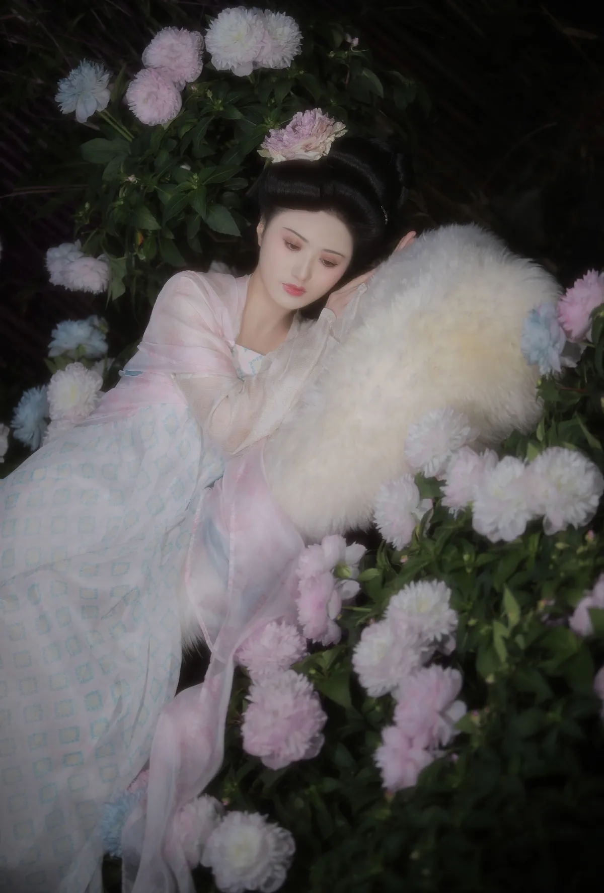 春有百花秋有月，夏有凉风冬有雪