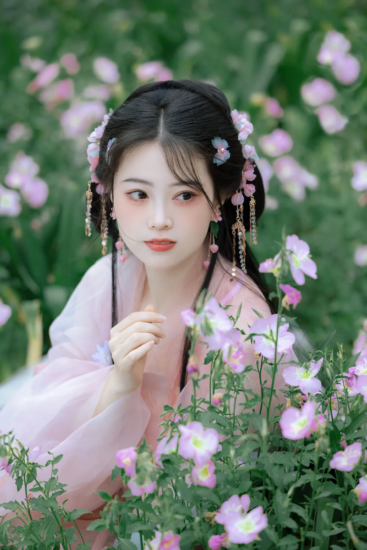 开夜车的猫-_安风《蔷薇》美图作品图片4
