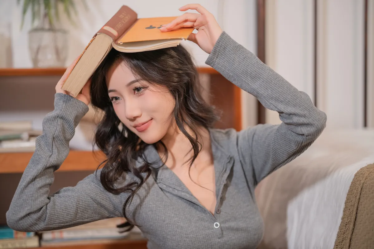 灰裙佳人