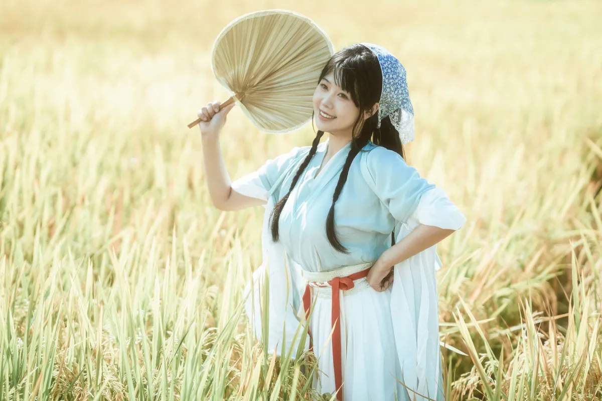 田间女孩